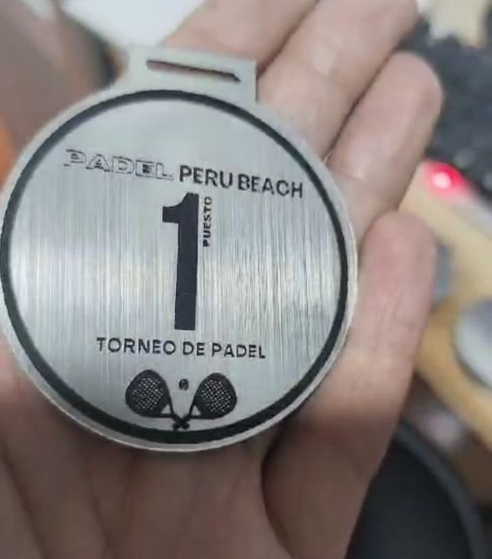 Medallas Acrilico Plateada 5 y 6 cm.